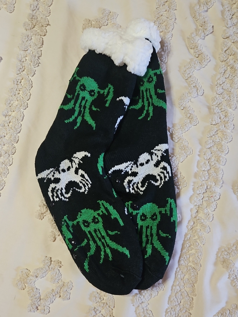 Cozy Cthulhu H P Lovecraft Socks